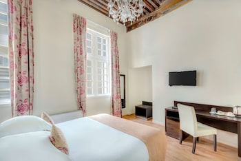 Classic Room, 1 Queen Bed, Non Smoking