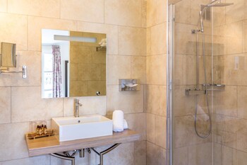 Superior Room, 1 Queen Bed, Non Smoking (Larger Room;Twin bed on request)