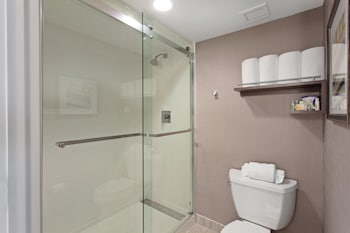 Standard Room, 2 Queen Beds (Top Floor)