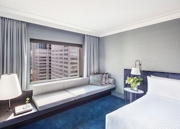 Classic Room, 1 King Bed, City View