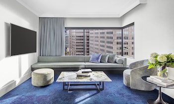 1 King 1 Bedroom Suite City View