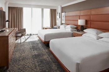 Room, 2 Queen Beds, Balcony, Oceanfront