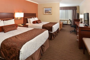 Family Suite, 2 Queen Beds, Non Smoking (Fees apply over 2 adults)