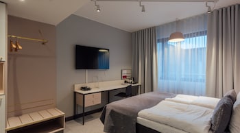 Standard Room, 1 Queen Bed