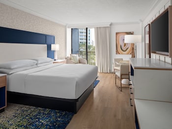 Room, 1 King Bed, Pool View