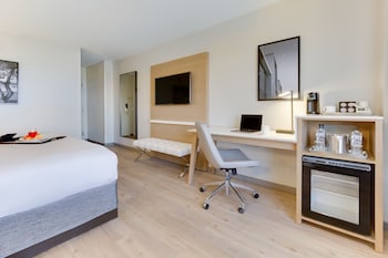 Room, 1 King Bed, Non Smoking
