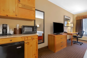 Standard Room, 1 King Bed, Accessible, Non Smoking (Bathtub)