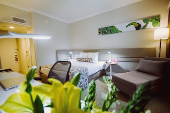 Standard Room, 1 Queen Bed, Lake View