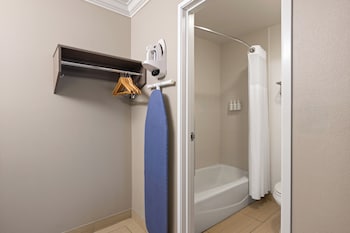 Deluxe Room, 2 Queen Beds