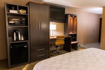 Suite, 2 Queen Beds, Non Smoking