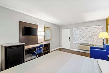 Standard Room, 1 King Bed, Non Smoking