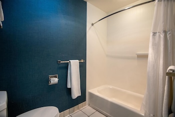 Deluxe Room, 1 King Bed, Non Smoking, Balcony