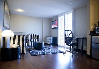Suite, 2 Double Beds, Non Smoking (One-Bedroom)