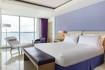 Room, 1 King Bed, Corner
