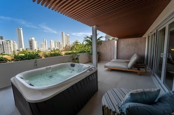 Premium Suite, 1 King Bed, Bay View