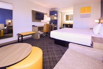 Standard Room, 1 King Bed, Accessible Tub, Non Smoking