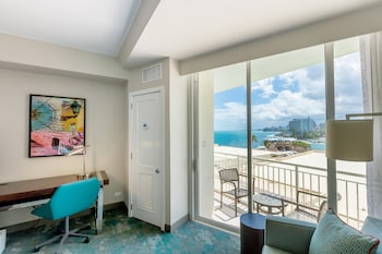 Room, 1 King Bed, Balcony, Garden View (Beach Wing)