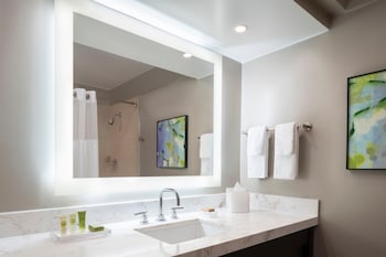 Premium Suite, 1 King Bed with Sofa bed, Balcony, Ocean View (Beach Wing)