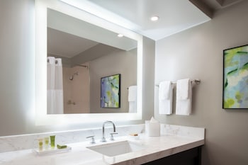 FAMILY HIGH FLOOR OCEAN VIEW - 4 DBL BEDS