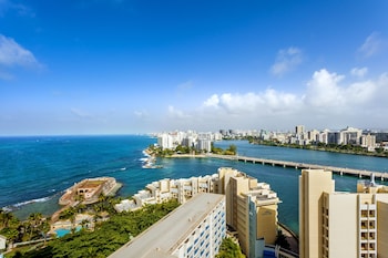 Room, 2 Double Beds, Balcony, Ocean View (Wave Wing)