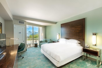 Room, 1 King Bed, Balcony, Garden View (Beach Wing)