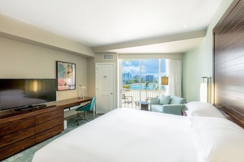 Room, 1 King Bed, Balcony, Garden View (Beach Wing)