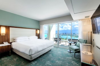 Suite, Multiple Beds, Balcony, Lagoon View (Wave Wing)