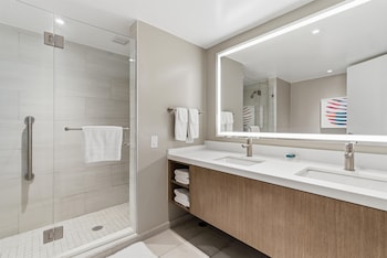 Premium Suite, 1 King Bed with Sofa bed, Kitchenette, Garden View (Garden Wing)