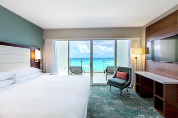 Honeymoon Suite, 1 King Bed, Balcony (Wave Wing)
