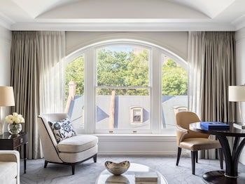 One-Bedroom Suite City Terrace