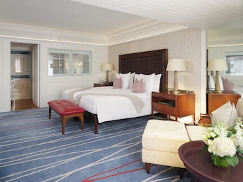 Authors' Suite Twin