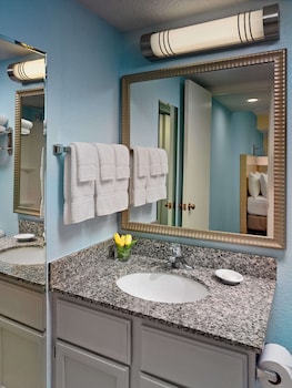 Studio Suite, 1 Double Bed, Accessible, Kitchen (Mobility Tub)