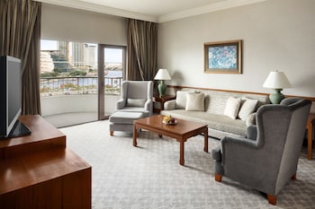 Deluxe Suite (Krungthep Wing)