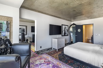 Premium Room, 1 King Bed (Nomad)