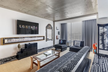 Premium Room, 1 King Bed (Zen)