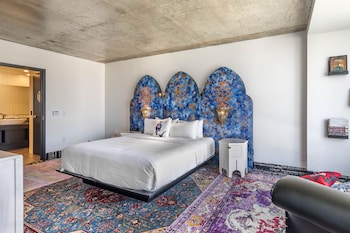 Premium Room, 1 King Bed (Nomad)