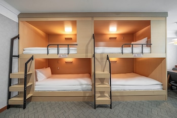 [Dear My Family] Family Bunk + Breakfast for 2 & 1 child +2 Random ticket (Running man/Dynamic maze)