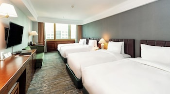 Quadruple Room, Bathtub (with Breakfast for 2 Adults, 1 Child)