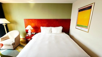 [Pick-Up/Drop-Off PKG (Incheon Airport)] Deluxe Queen