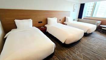 [Pick-Up/Drop-Off PKG (Incheon Airport)] Standard Triple Room