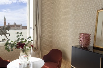 Deluxe Room, Lagoon View