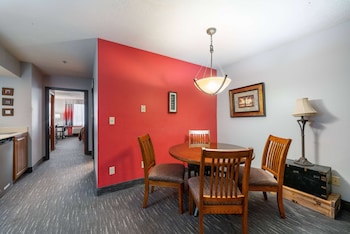 Suite, 1 Bedroom, Non Smoking, Jetted Tub (1 King Bed)