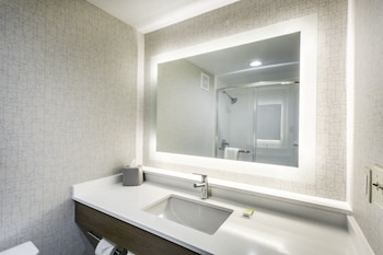 Standard Room, 2 Queen Beds, Accessible Bathtub (Mobility)