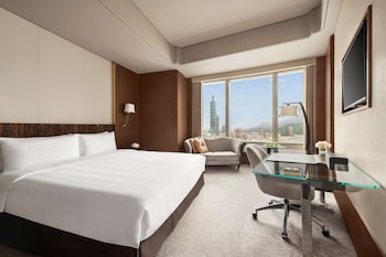 Horizon Deluxe Room King Room