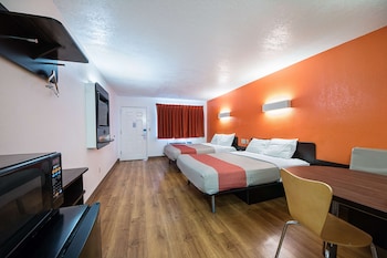 Standard Room, Multiple Beds, Non Smoking