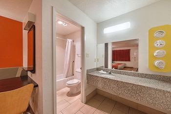 Standard Room, 1 King Bed, Accessible, Non Smoking