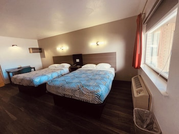 Standard Room, Multiple Beds, Non Smoking