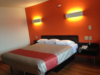 Standard Room, 1 King Bed, Non Smoking, Refrigerator & Microwave