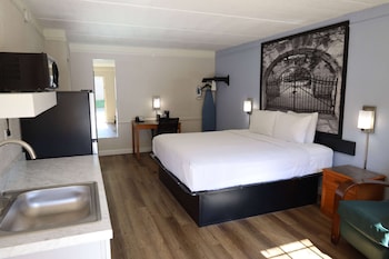 Suite, 1 King Bed, Non Smoking
