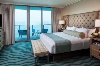 Suite, 1 King Bed with Sofa bed, Kitchen (Superior Gulf View)